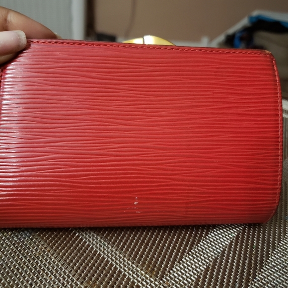 Authentic Red Louis Vuitton Epi Wallet - Picture 8 of 8
